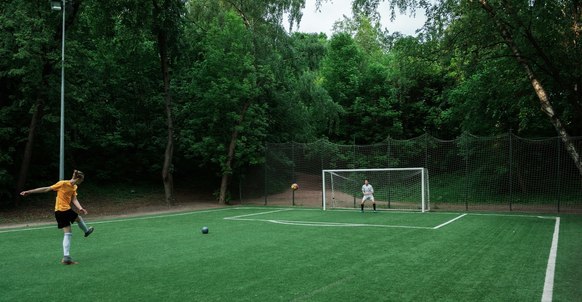 Мини-футбольное поле в Нескучном саду