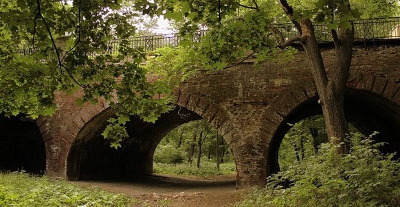 Большой,  Средний и Малый (Гротесковый) каменные  мосты